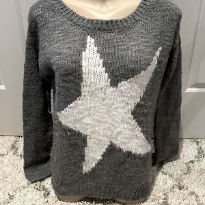 AEROPOSTALE GREY STAR SWEATER SMALL.